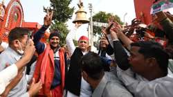 Akhilesh Yadav prays at Hanuman temple near Rae Bareli