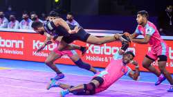 U Mumba Abhishek Singh during a successful raid against Jaipur Pink Panthers in PKL 8