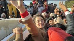 Kangana Ranaut's car stopped by protesting farmers