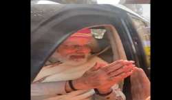 Watch: PM Modi stops his vehicle to accept turban, scarf from local