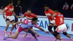 Jaipur Pink Panthers' captain Deepak Niwas Hooda attempting running hand touch against Gujarat Giant