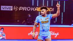 Maninder Singh celebrates after clamming a point against  Tamil in PKL 8