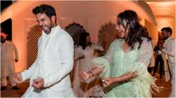  Rajkummar Rao Sings 'Maeri' for wife Patralekhaa at wedding reception with his band of brothers