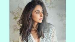 Jackky Bhagnani turns 'heart-eyed' as girlfriend Rakul Preet Singh drops sultry photo