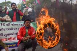 Bihar Bandh LIVE Updates: Protesters burn tyres, block roads in Patna 