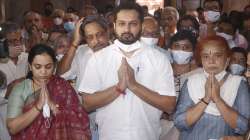 Utpal Parrikar, son of Manohar Parrikar, offers prayers at Mahalaxmi temple before filing nomination as an independent candidate in Panaji.