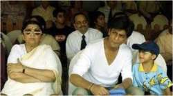 Lata Mangeshkar with Shah Rukh Khan, Aryan Khan