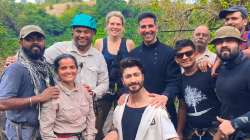 Vidyut Jammwal and Akshay Kumar with 'India's Ultimate Warrior' team