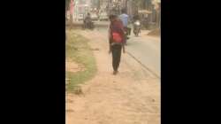 Chhattisgarh man, Chhattisgarh man carries daughter body on shoulders, Chhattisgarh man, Chhattisgar