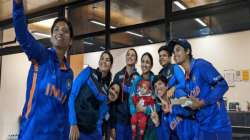 Indian team snaps adorable picture with Pakistan skipper Bismah and her daughter