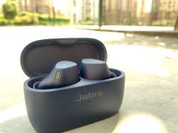 Jabra Elite 4 Active.