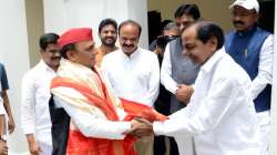 KCR meets Akhilesh Yadav in Delhi, KCR kejriwal, K Chandrashekar Rao, K Chandrashekar Rao in Delhi, 