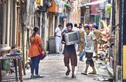 Kolkata houses evacuated 