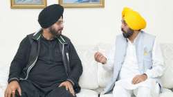 sidhu meets bhagwant mann, navjot singh sidhu meets bhagwant mann