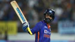 Dinesh Karthik celebrating after hitting fifty vs SA 