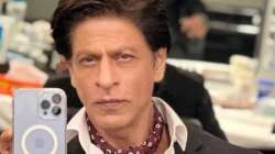 Shah Rukh Khan thanks fans for celebrating 30 years of his Bollywood journey by sharing a mirror sel