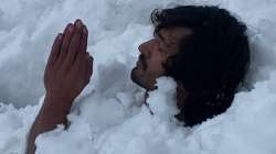 Vidyut Jammwal comes out of the snow with bruises as he practices kriyas in the Himalayas | VIDEO