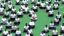 pm modi performs yoga, international yoga day, yoga day 2022