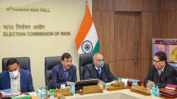 Chief Election Commissioner Sushil Chandra with Election Commissioners Rajiv Kumar and Anup Chandra Pandey, chairs a meeting. 