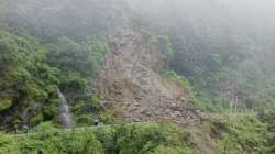 Landslide at Sonu Bangla, between Shoghi & Tara Devi as rain batters Himachal Pradesh.