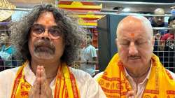  Anupam Kher prays at  Siddhivinayak Temple