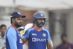 Rishabh Pant & Dinesh Karthik | File Photo