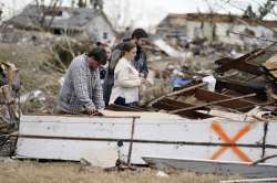 Tornadoes rake US Midwest, South