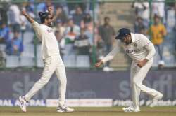 Ravindra Jadeja and Rohit Sharma celebrate