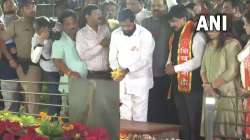 Maharashtra CM Eknath Shinde, Shiv Sena, uddhav thackeray, Shiv Sena symbol, shiv sena, eknath