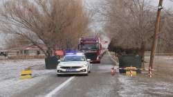 Humanitarian aid passes through the border gate of Turkey and Armenia. 