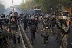 Protest outside Imran Khan's house