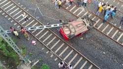 Maharashtra: Car falls on railway track from Borkhedi flyover in Nagpur 