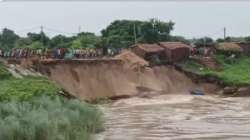 Bihar news, Hut near banks Ganga River washes away, Bhagalpur district, Naugachhia, Hut near banks G