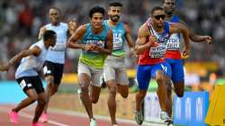  Muhammed Ajmal Variyathodi hands off to Rajesh Ramesh of Team India