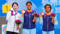 Jyothi Surekha Vennam (in middle)