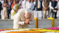 PM Modi pays floral tribute to Bapu at Rajghat