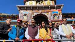 Reliance industries chairman Mukesh Ambani along with family visit Badrinath Dham