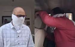 Police arrest Sandip Rajput for posing as a government official and fraud.