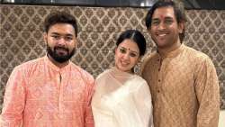 MS Dhoni, Rishabh Pant, Diwali, Diwali celebrations, Viral, trending, trending stories