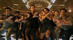 Hrithik Roshan and Deepika Padukone in the song Sher Khul Gaye