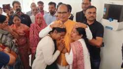 Shivraj Singh Chouhan and Ladli Laxmi Yojana beneficiaries get emotional