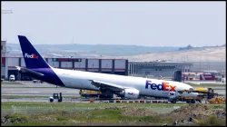 Boeing, FedEx, Istanbul airport, emergency landing