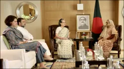 Sonia Gandhi, Rahul Gandhi and Priyanka Gandhi Vadra with Bangladesh PM Sheikh Hasina.