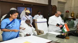 Kalpana Soren takes oath as member of Jharkhand Assembly.