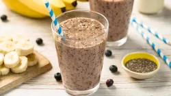 shake made of gulkand, banana, soya and chia seeds