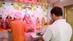 Rahul Gandhi offers prayers at Valmiki Temple in Delhi