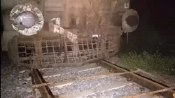 Iron frame spotted on rail tracks near Gwalior