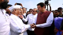 Maharashtra, Devendra Fadnavis Maharashtra CM meets Anna Hazare in Ahmednagar, Fadnavis meets anna h