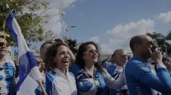 Supporters of Ofer Kalderon cheer after his release