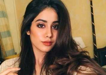 Watch happy Jahnvi Kapoor bunny hopping in this latest workout ...